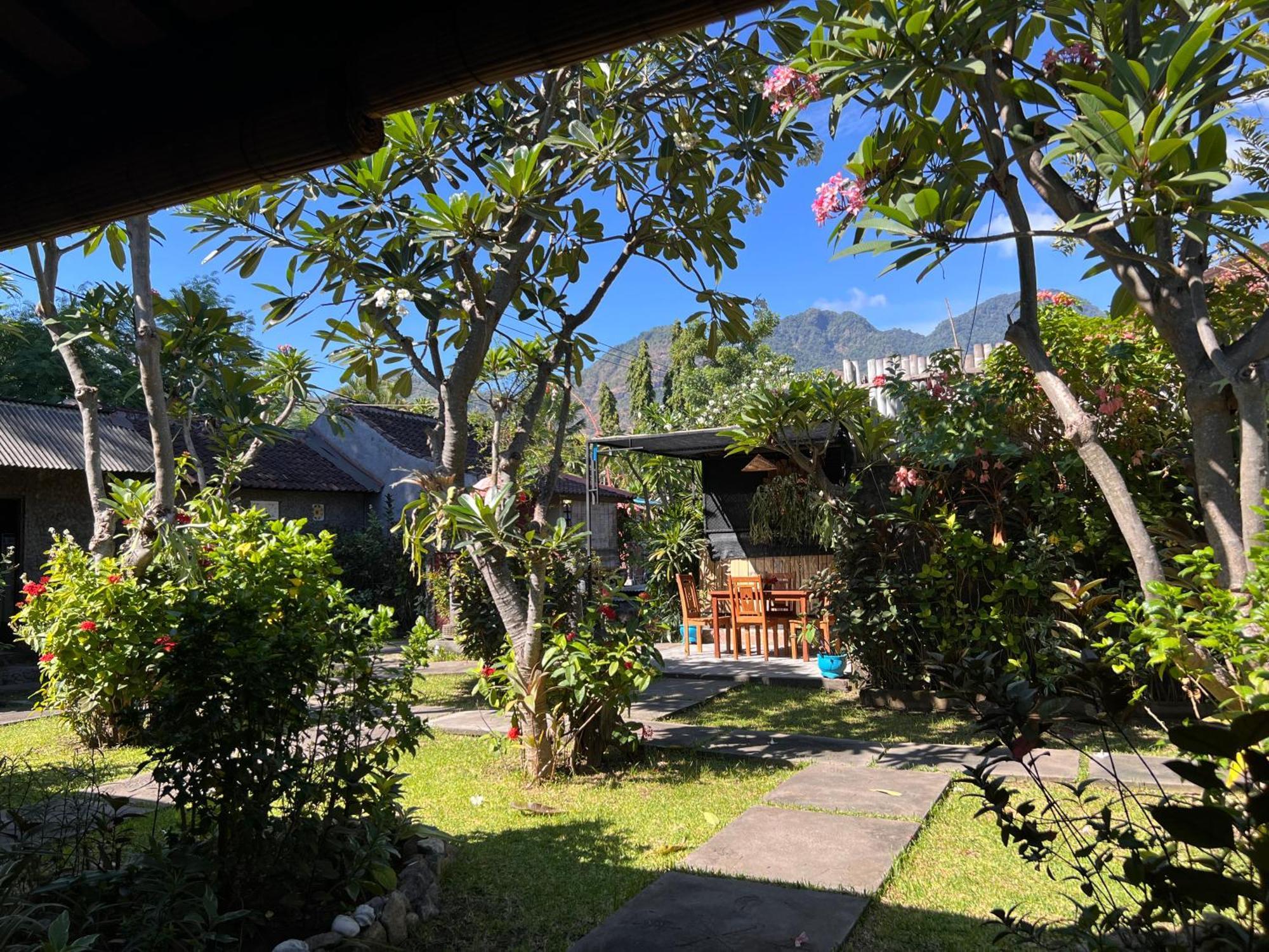 Pondok Shindu Guest House Pemuteran Exteriör bild